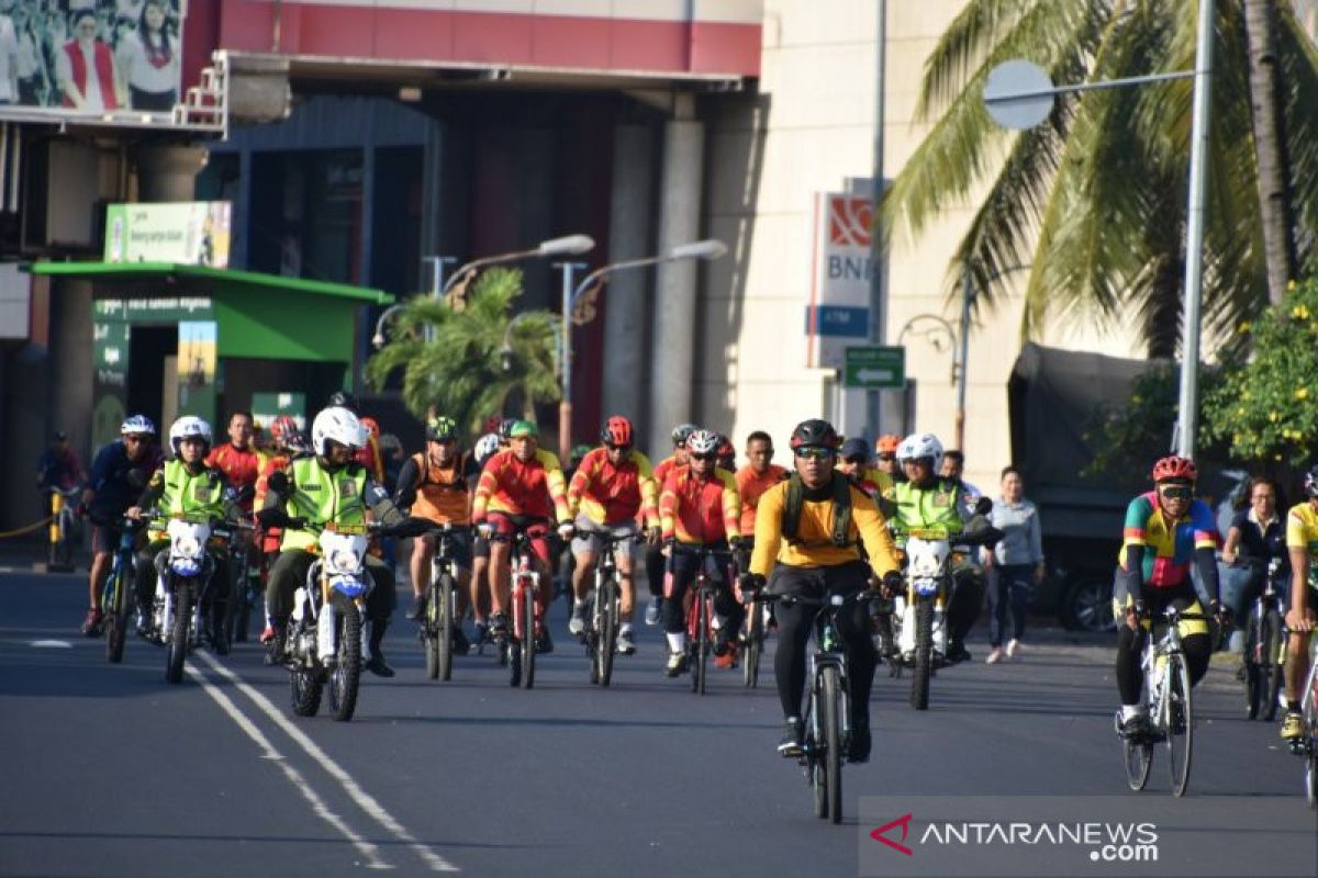 Fun bike "Serbuan Teritorial" meriahkan HUT ke-74 TNI di Manado