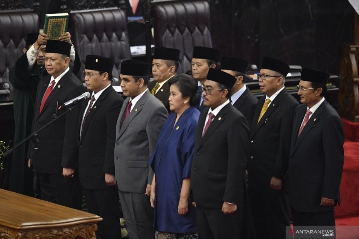 Lestari Moerdijat, merupakan pendatang baru yang langsung jadi pimpinan MPR