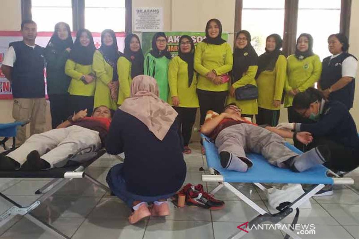 Dharmayukti Karini dan PMI Tamiang Layang gelar donor darah