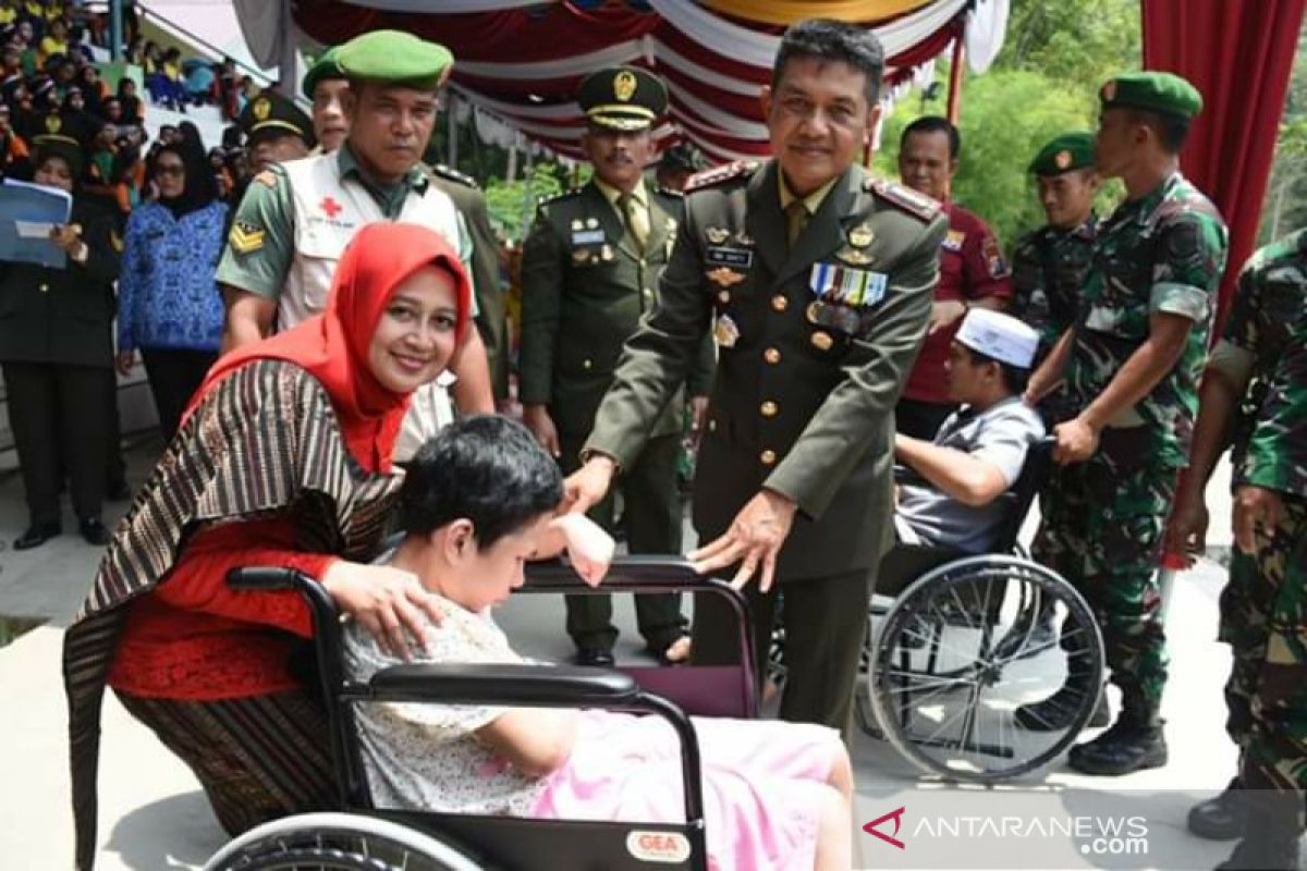 HUT TNI di wilayah Korem 023/KS diwarnai aksi sosial dan pengobatan gratis