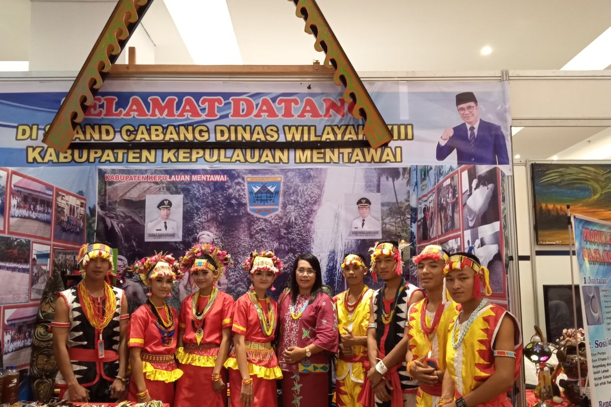 Gebyar Pendidikan 2019, SMAN 1 Kepulauan Mentawai pamerkan kerajinan khas Mentawai