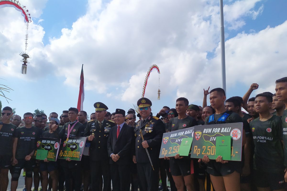 Sambut HUT ke-74 TNI, Serka Astawa berlari 374 km keliling Bali