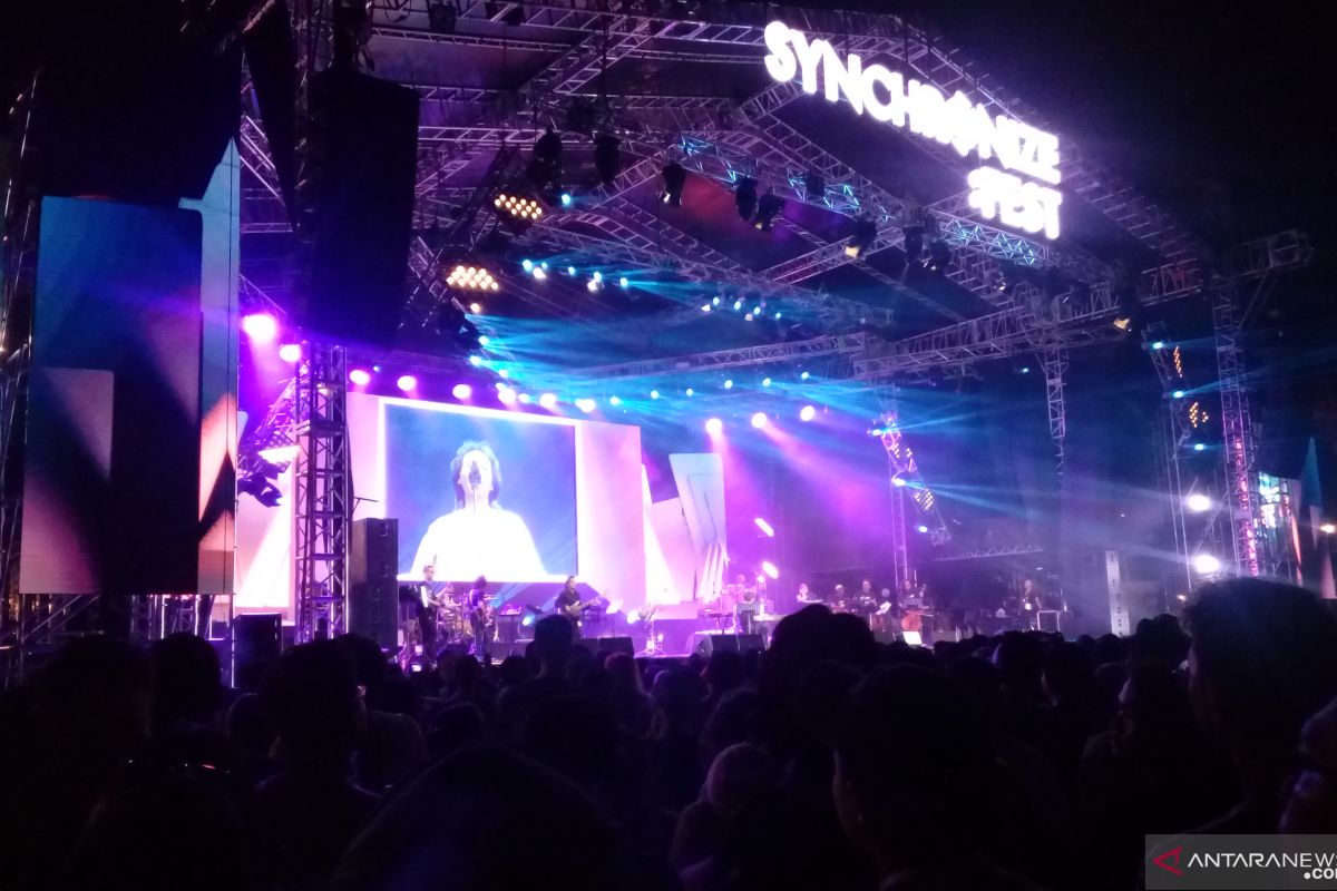 Erwin Gutawa berkaca-kaca kenang Chrisye di panggung Synchronize Festival 2019