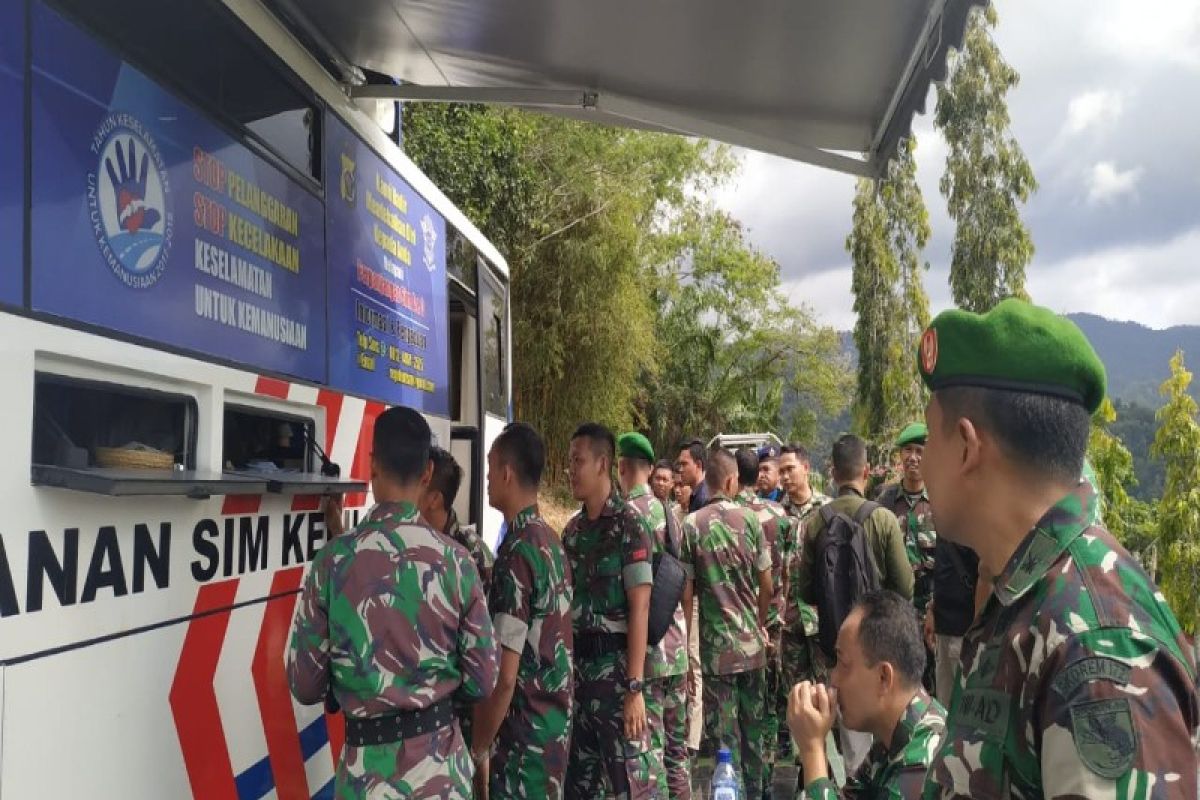 Kado HUT TNI,  Polda Papua gratiskan SIM bagi tentara