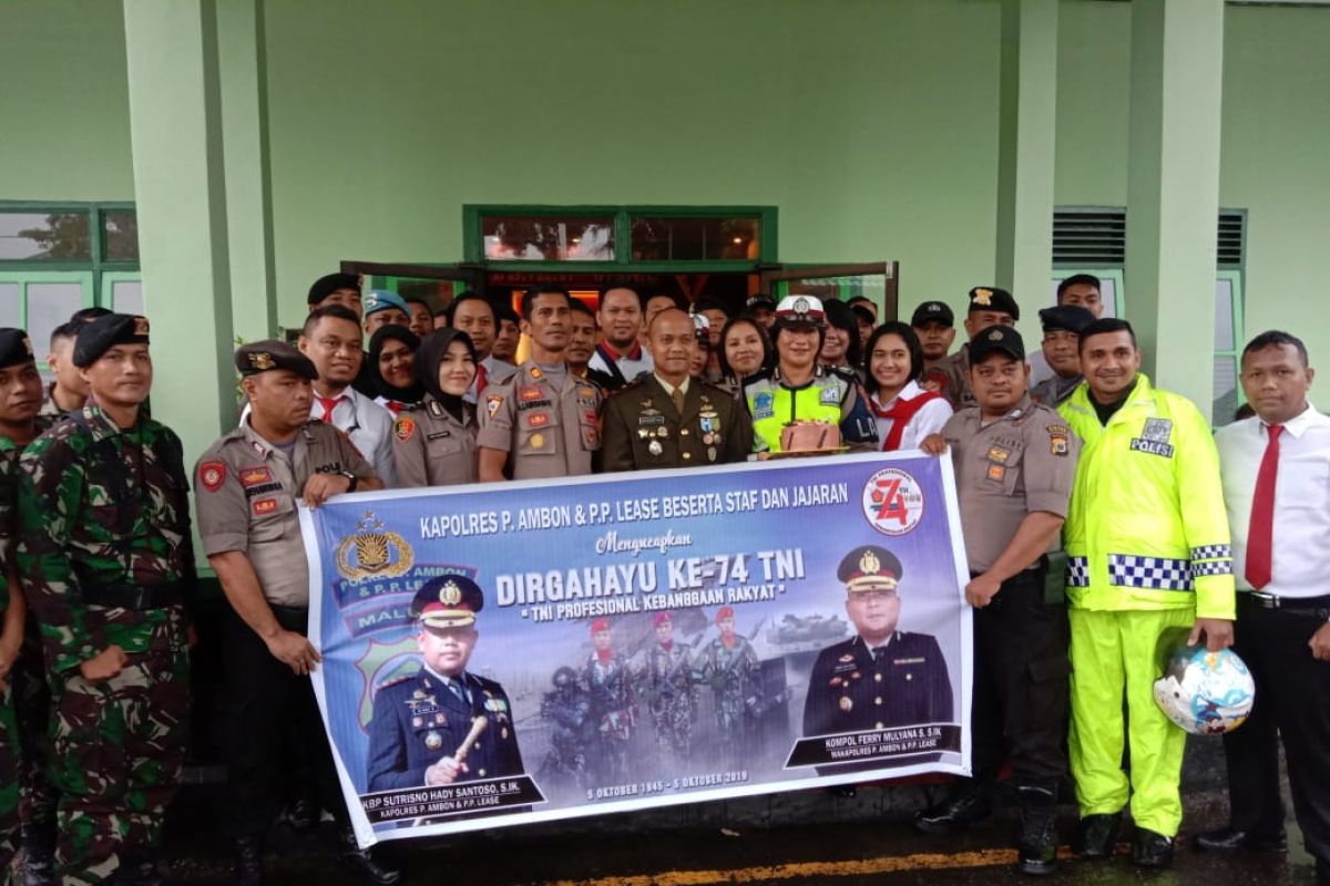 Polda Maluku dan Polres Ambon buat kejutan perayaaan HUT TNI