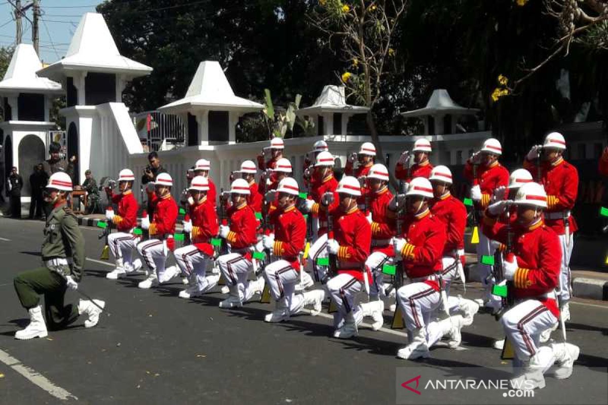 Kolone senapan warnai HUT TNI di Temanggung