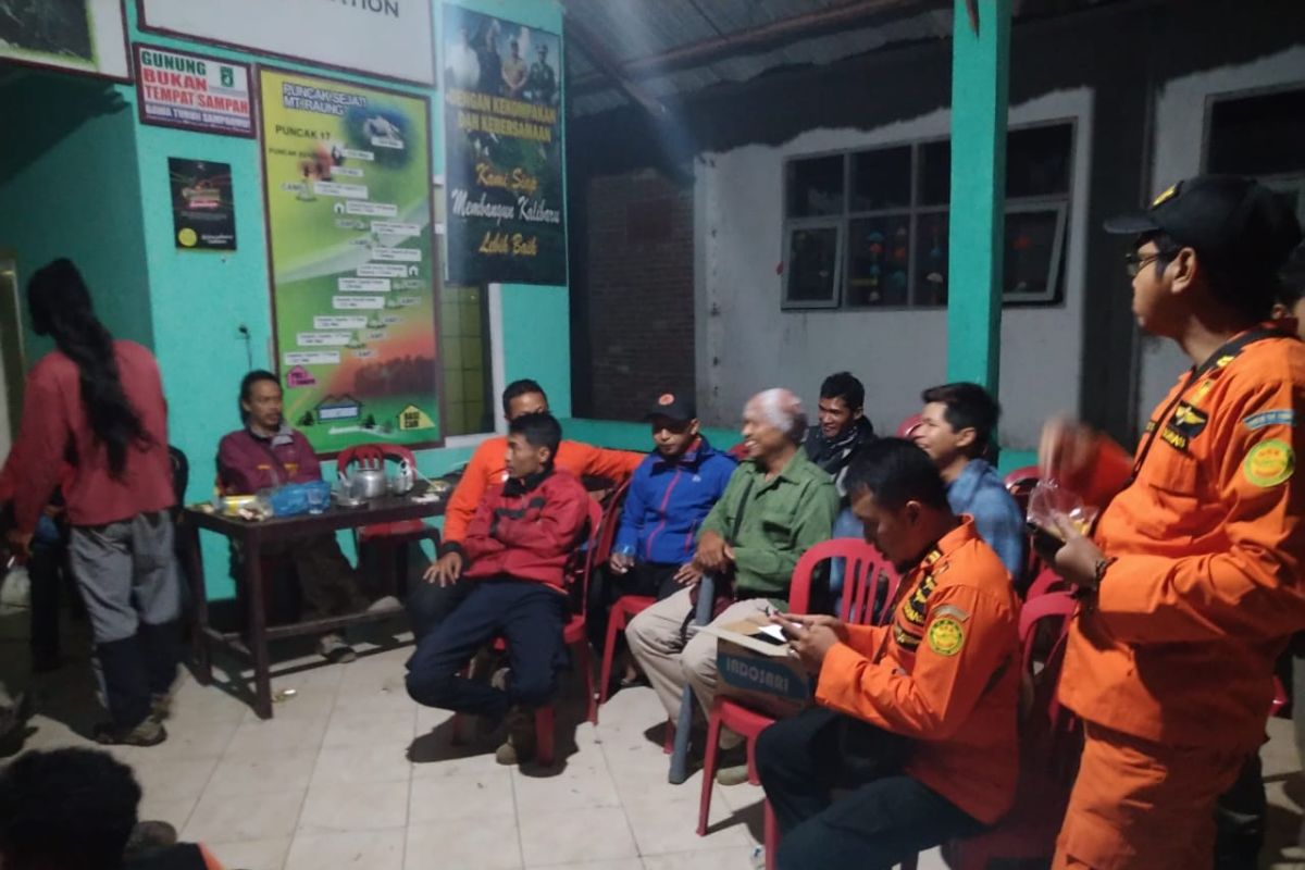 Tujuh pendaki WNA yang terjebak kebakaran di Gunung Raung selamat