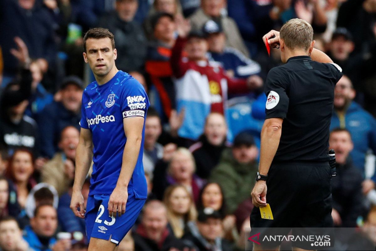 Everton kalah lagi, catatan tanpa menang Watford berlanjut