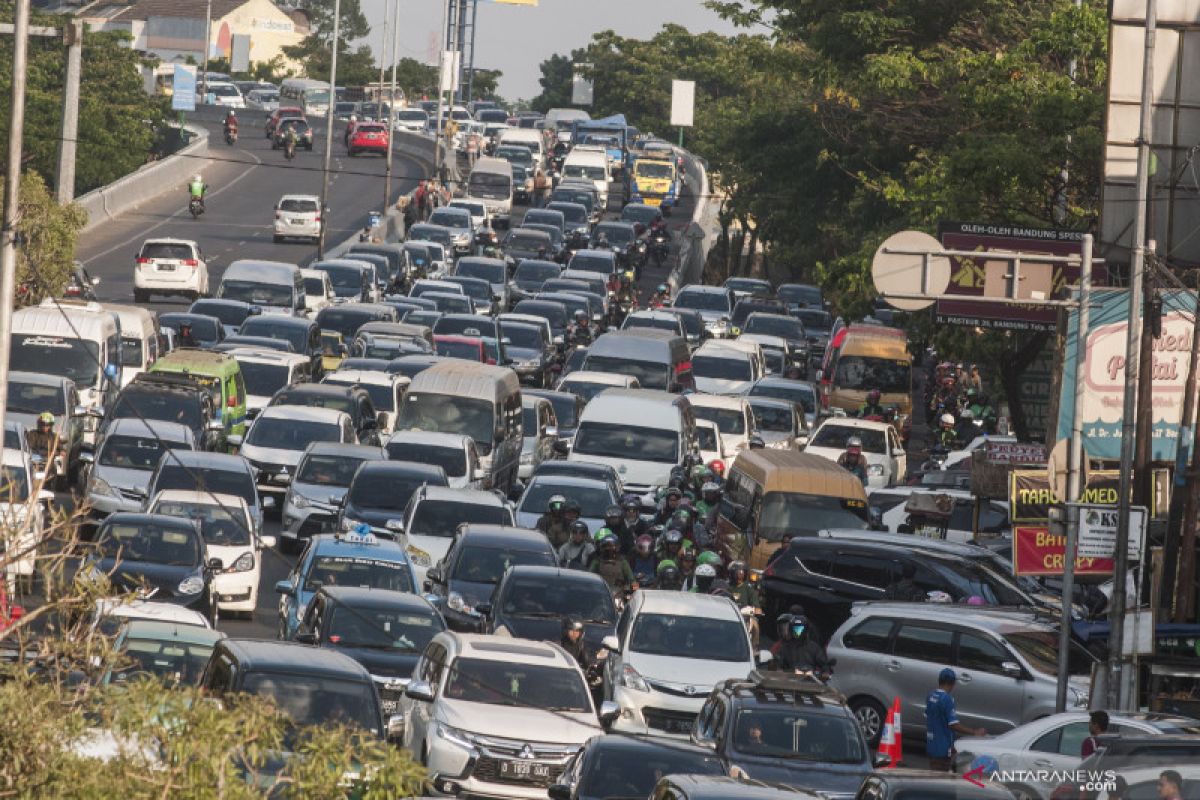 Kendaraan pribadi penyebab Bandung kota termacet