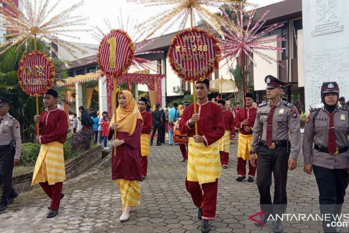 Festival arakan pengantin sambut ulang tahun Kota Pontianak ke-248