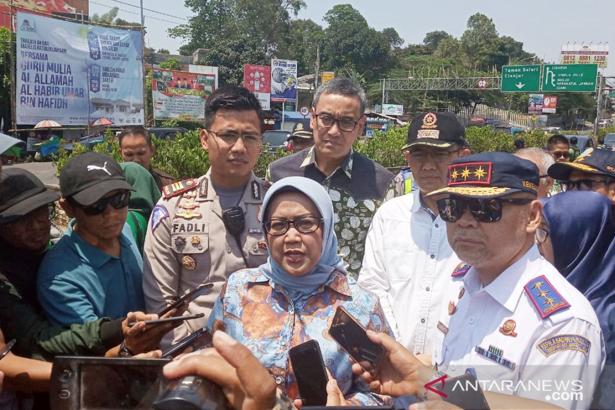 Ade Yasin beberkan tiga 'ramuan' pengurai kemacetan Puncak Bogor