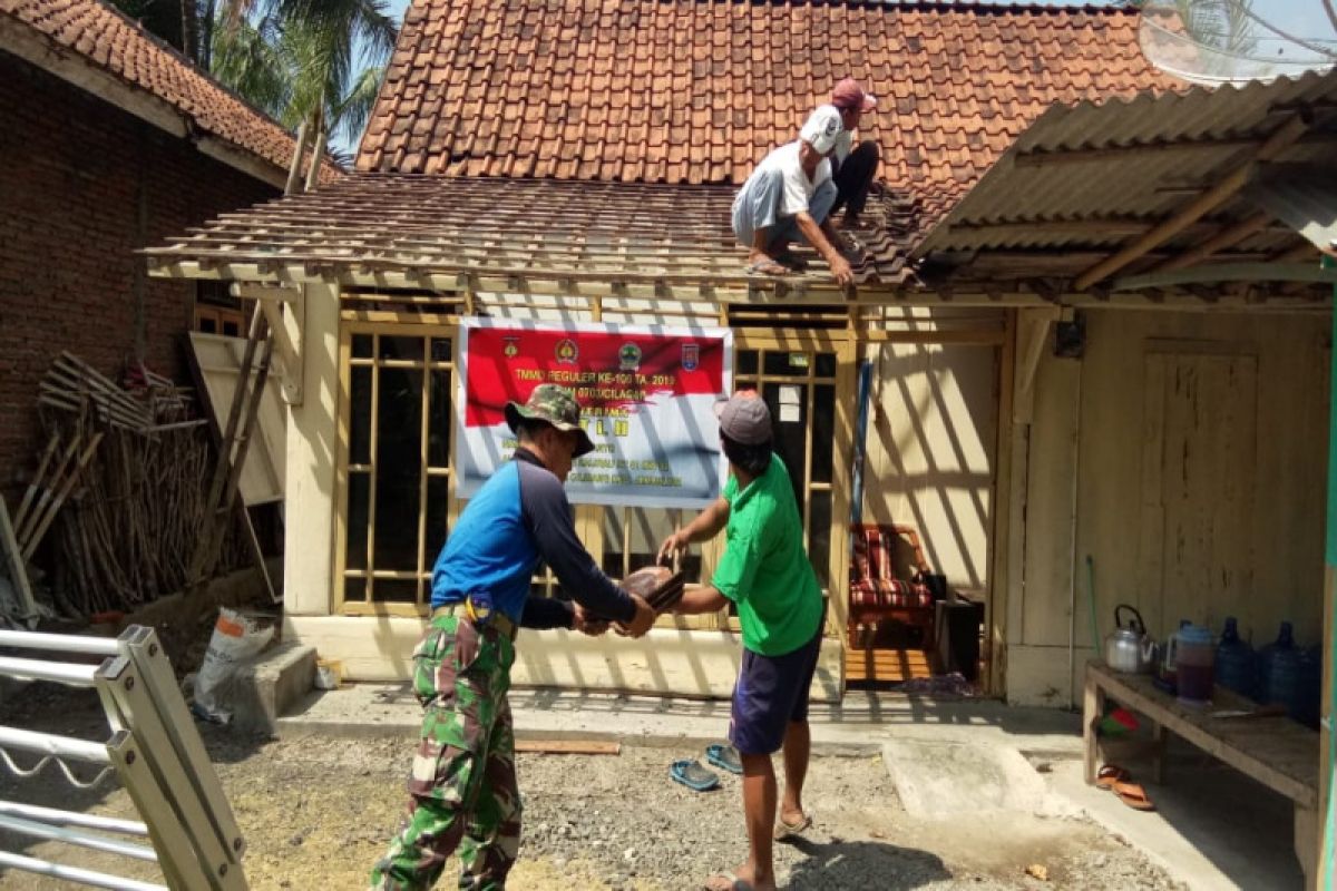 TMMD Cilacap, perbaikan RTLH dan jalan bersamaan