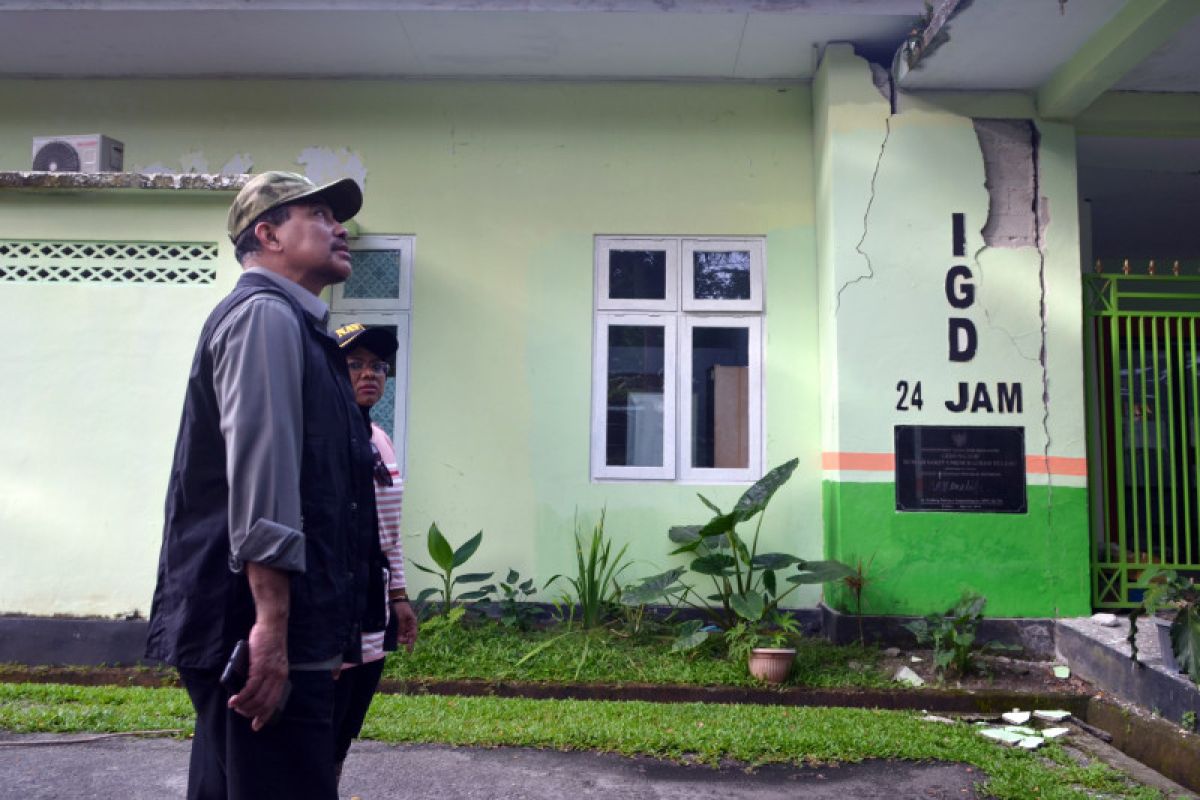 Nono Sampono bicarakan perbaikan RSUD Tulehu dengan Menkes