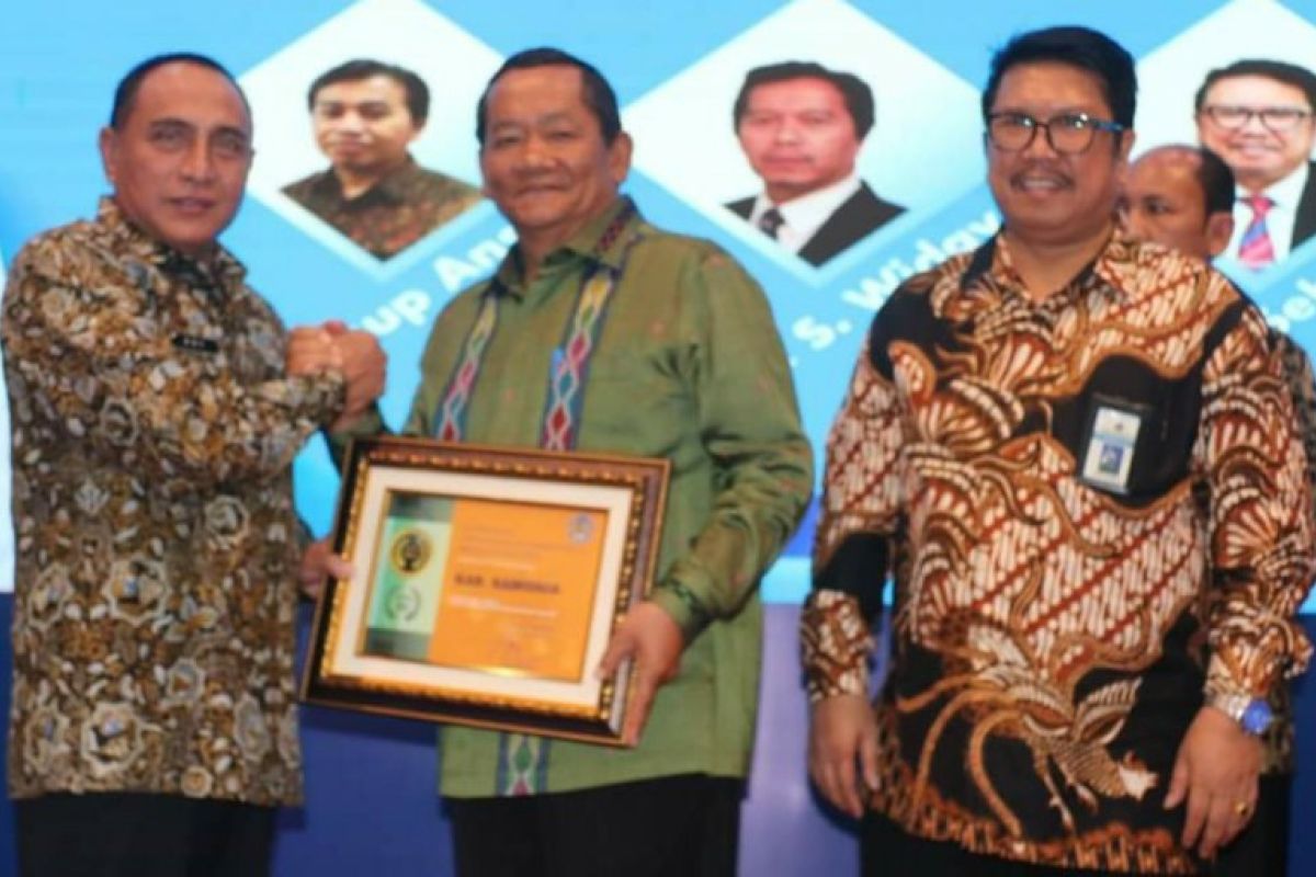 Pemkab Samosir peroleh dua penghargaan dari Pemerintah