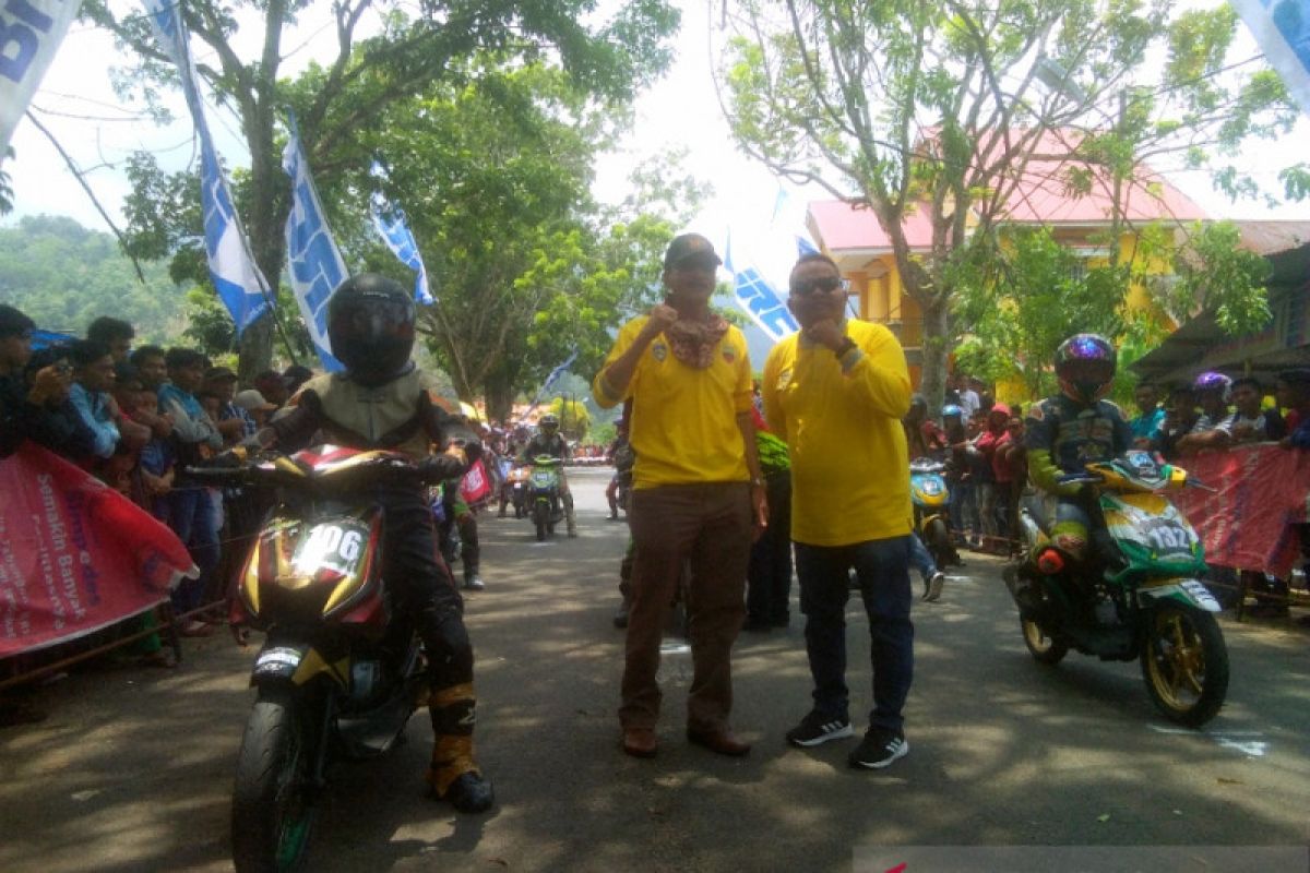 Bupati Pesisir Selatan Gelar Kejuaraan Balap Sepeda Motor