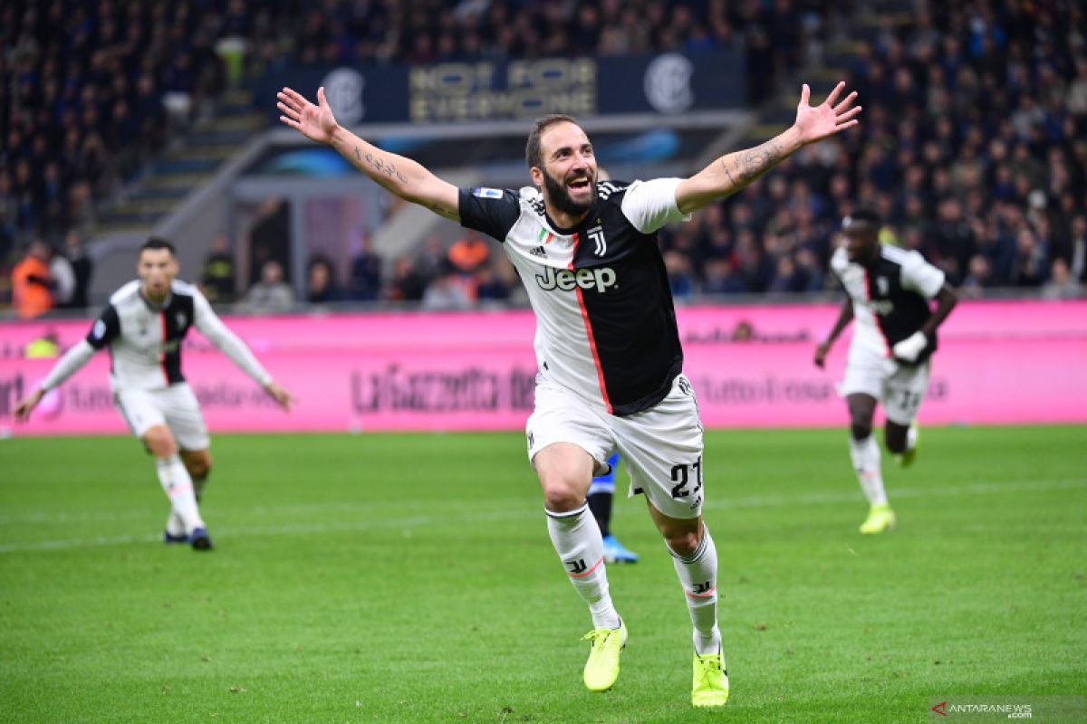 Gonzalo Higuain resmi dilepas Juventus