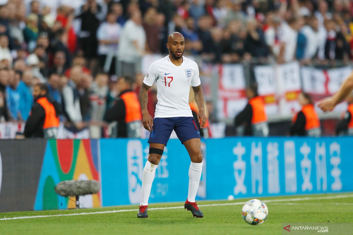 Fabian Delph absen membela Inggris di kualifikasi Piala Eropa