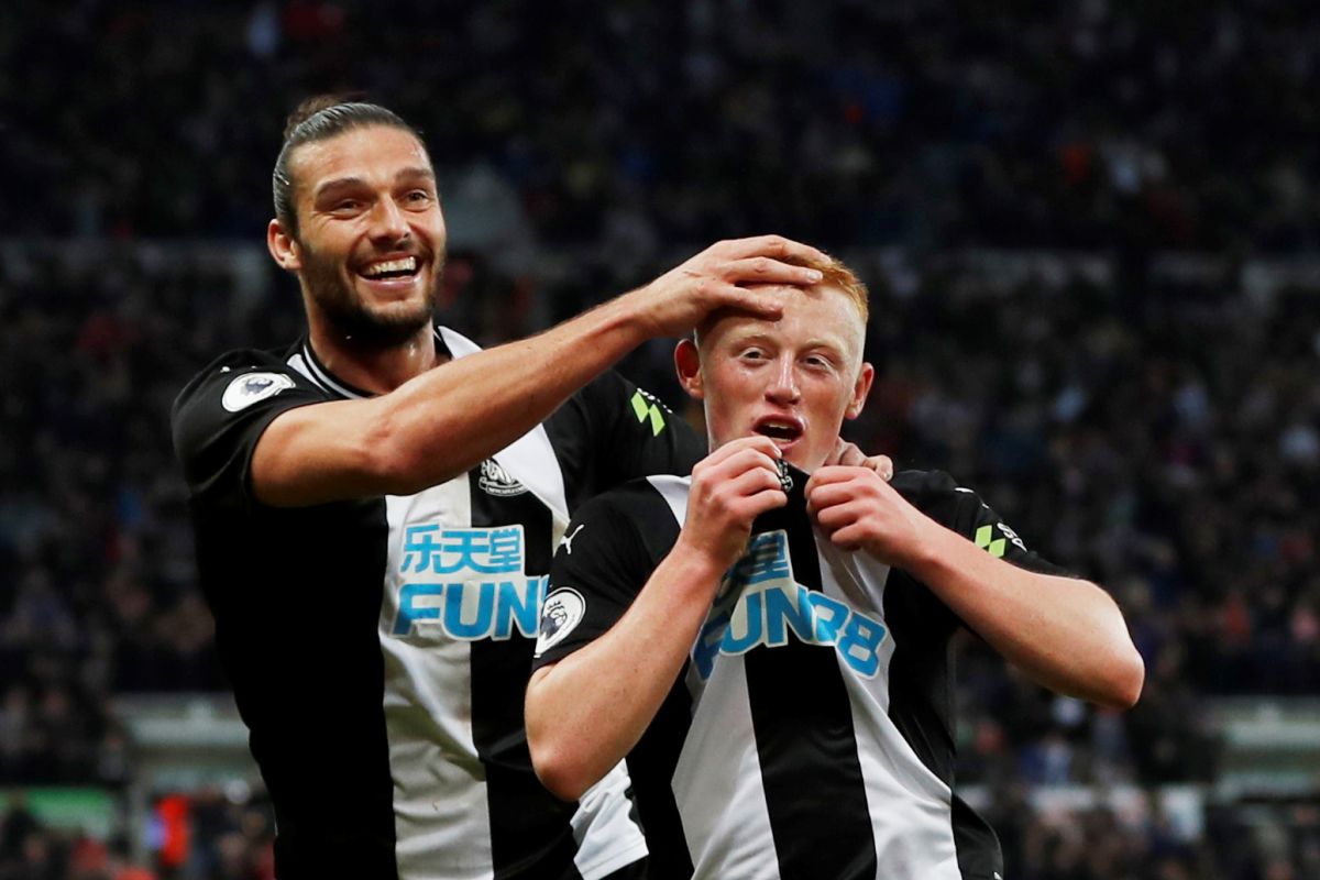 Newcastle bungkam Manchester United dan tinggalkan zona merah