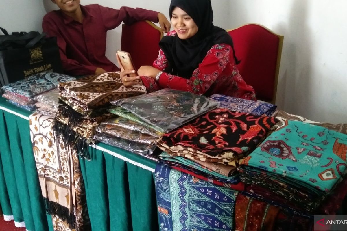 Dosen Universitas Andalas patenkan 42 motif batik khas Minang