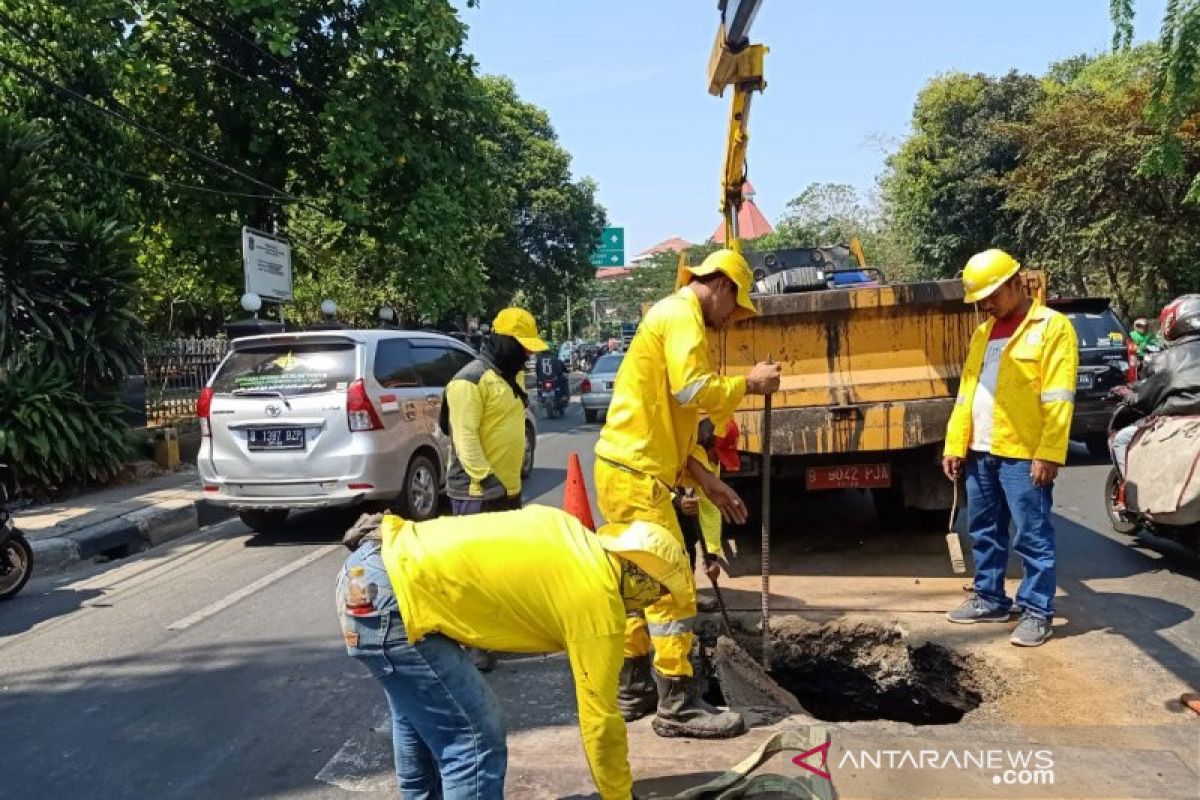 Jalan ambles depan BLK Ciracas telah diperbaiki