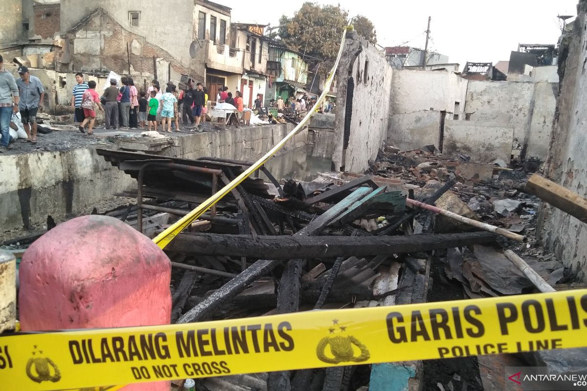 Kebakaran 15 menit, puluhan rumah hangus  di Taman Sari