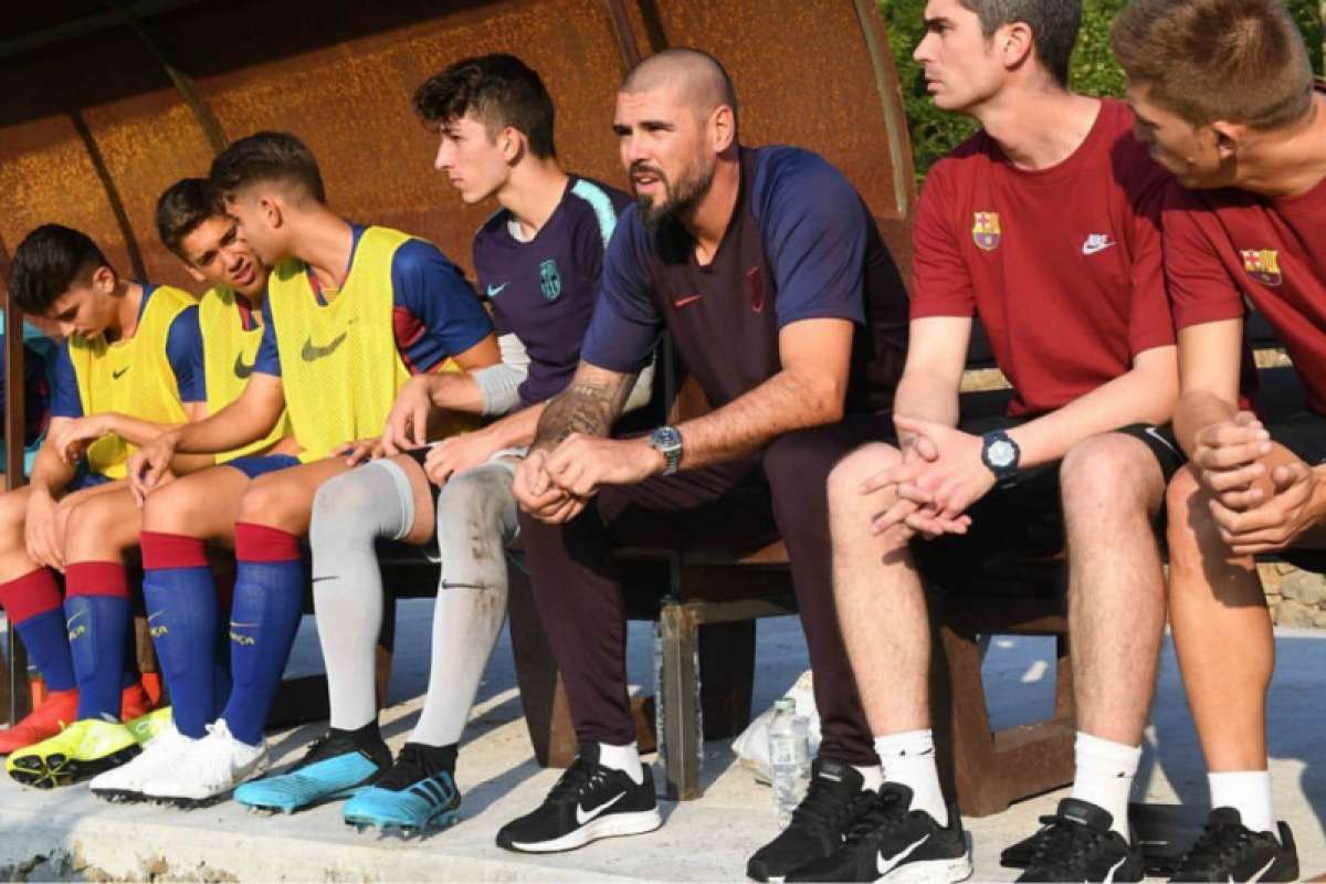 Barcelona pecat Victor Valdes sebagai pelatih U-19