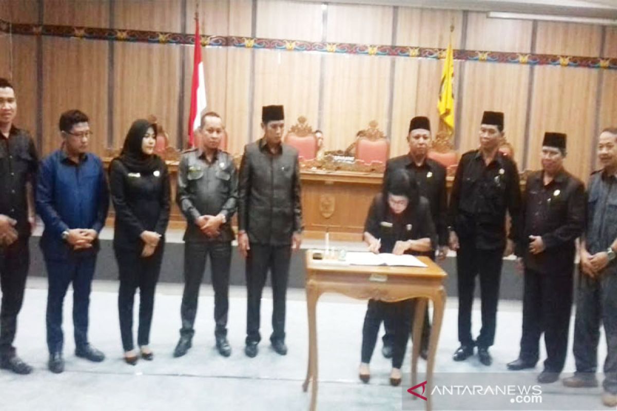 Sempat tertunda, akhirnya DPRD Kotawaringin Timur tetapkan AKD