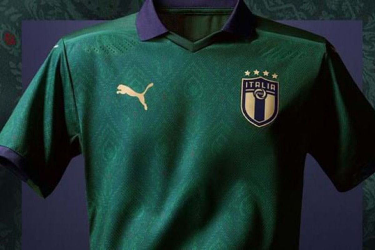 Puma rilis seragam hijau renaisans untuk Italia