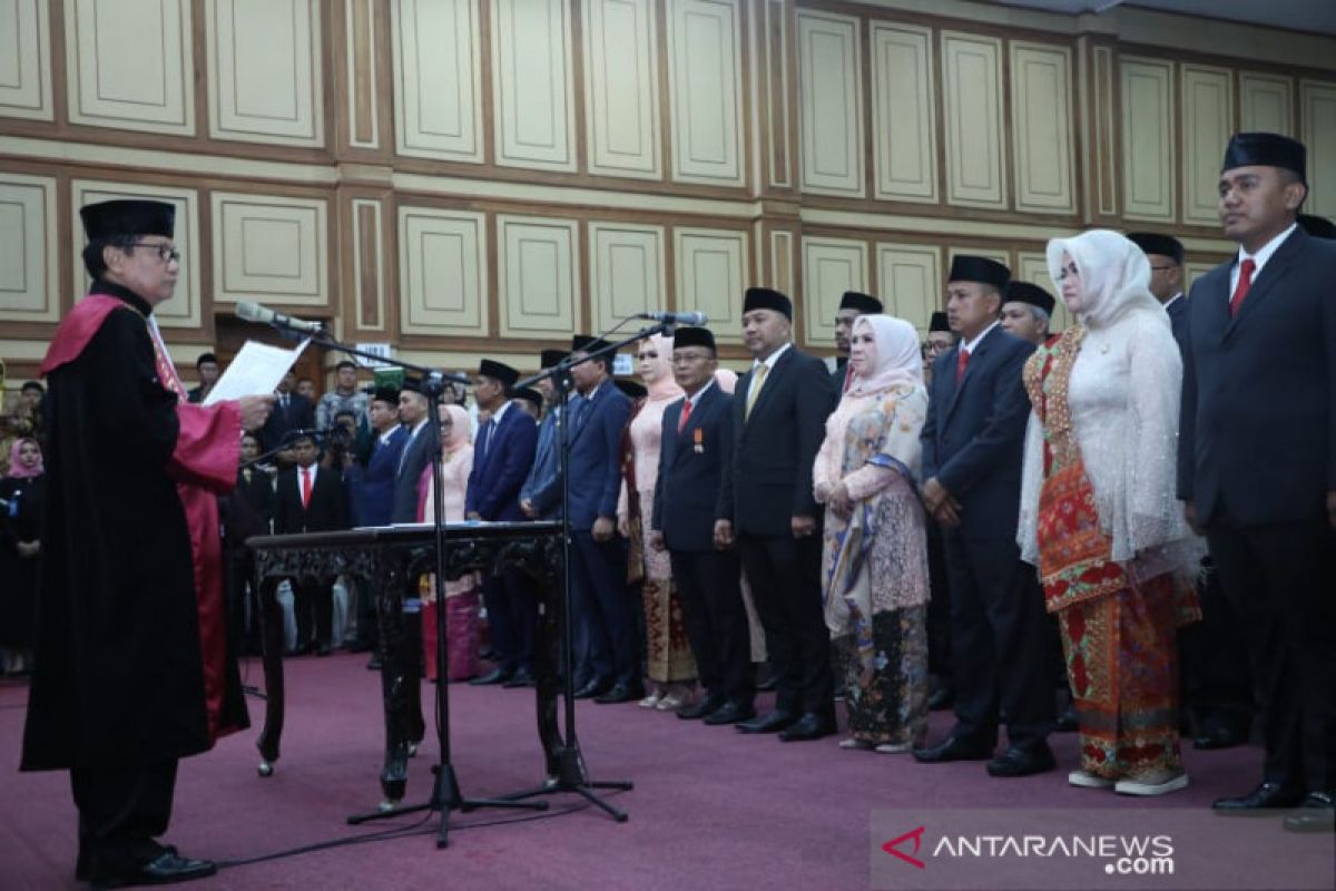 Resmi dilantik, 45 anggota DPRD Sultra 2019-2024 siap emban amanah