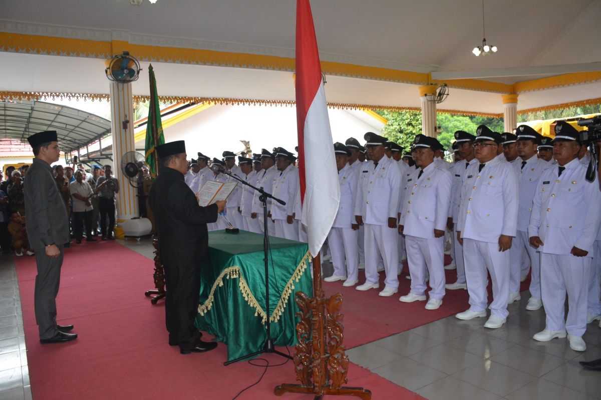 Bupati Langkat lantik  76 kepala desa