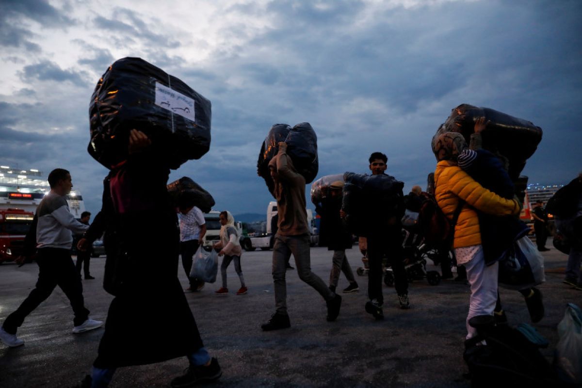 jumlah kedatangan meningkat, Yunani pindahkan migran ke daratan