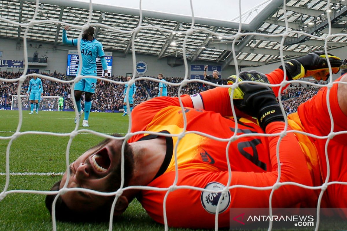 Kiper Hugo Lloris cedera dan menepi hingga Januari