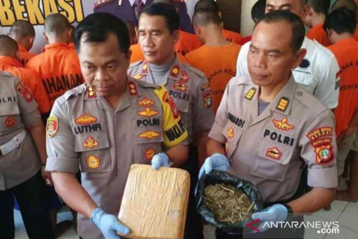 35 pelaku penyalahgunaan narkoba ditahan selama Operasi Nila Jaya 2019 di Bekasi