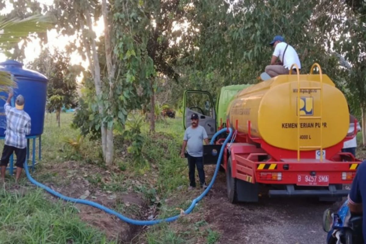Kementerian PUPR salurkan air bersih untuk korban gempa Ambon