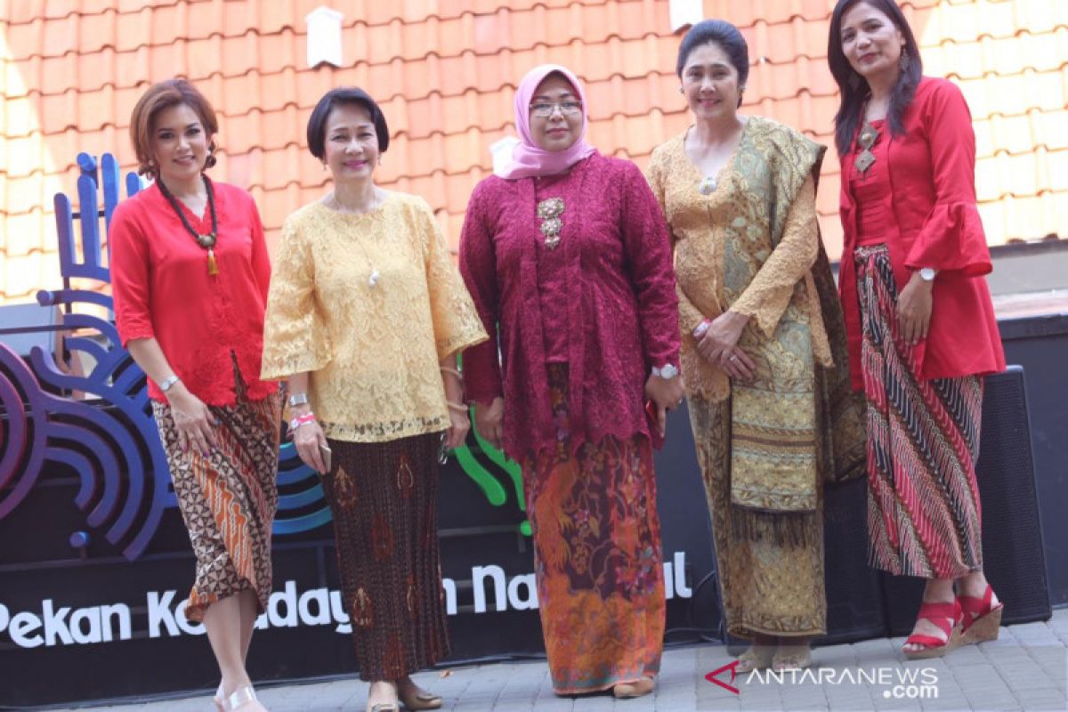 Rumpi Kebaya ajak generasi milenial kenali pakaian tradisional