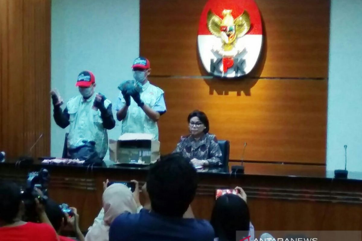 Usai dimintai keterangan, KPK penjarakan Bupati Lampung Utara