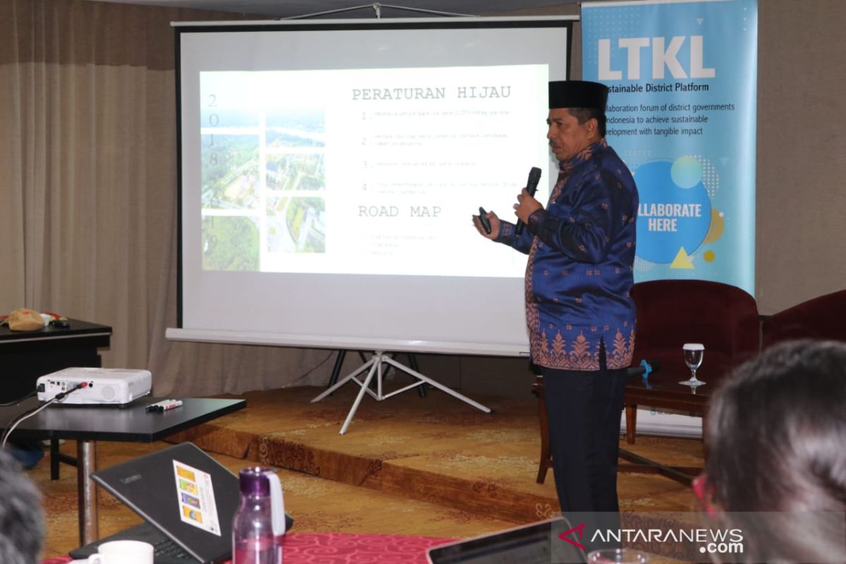 Jelang Festival Kabupaten Lestari di Siak, Alfedri presentasi di hadapan NGO dan LKTL