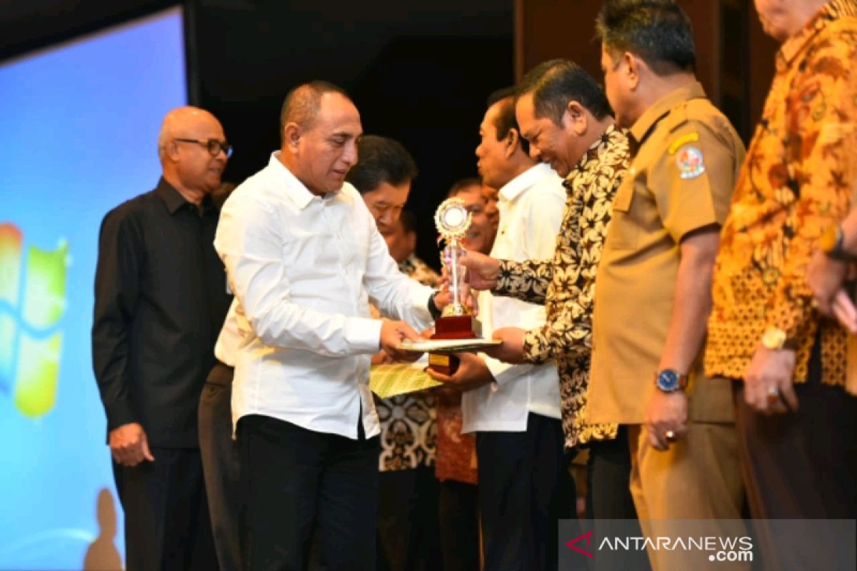 Pemkot Padangsidimpuam raih penghargaan TPID Berprestasi