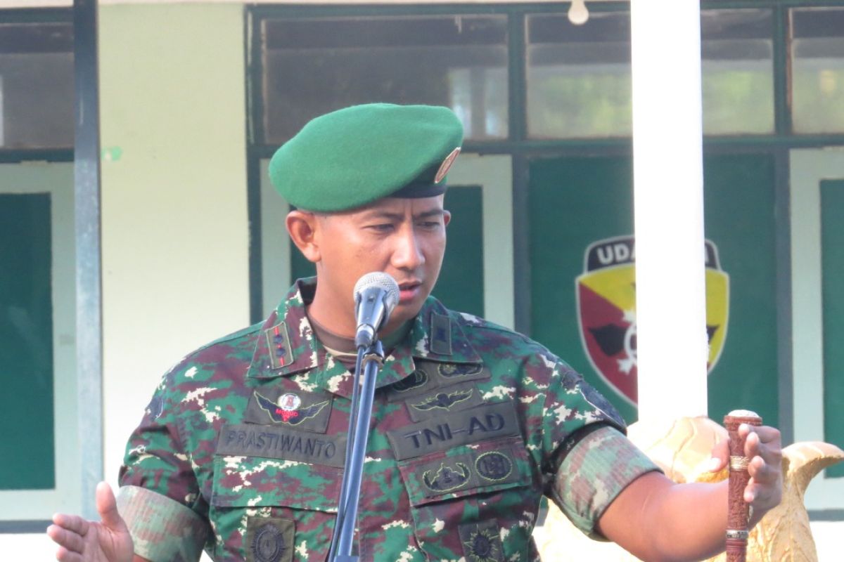 Dandim Loteng minta prajurit TNI jangan sakiti hati rakyat