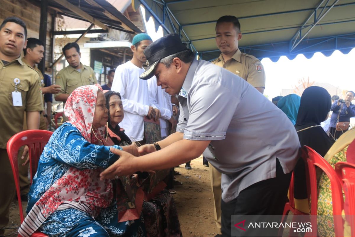 Wali Kota serahkan bantuan korban kebakaran Cempaka Rp438 juta
