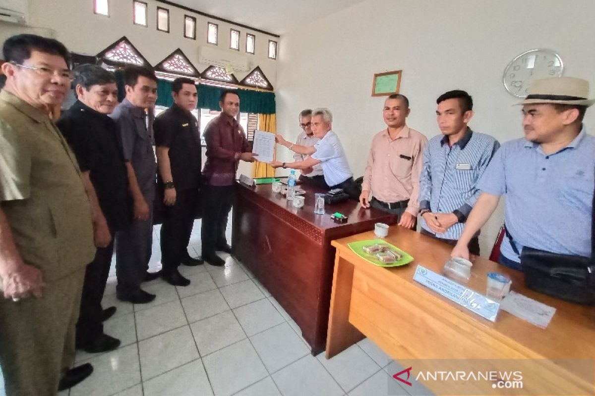 DPRD Barito Timur terima keluhan warga terkait jalan Pertamina