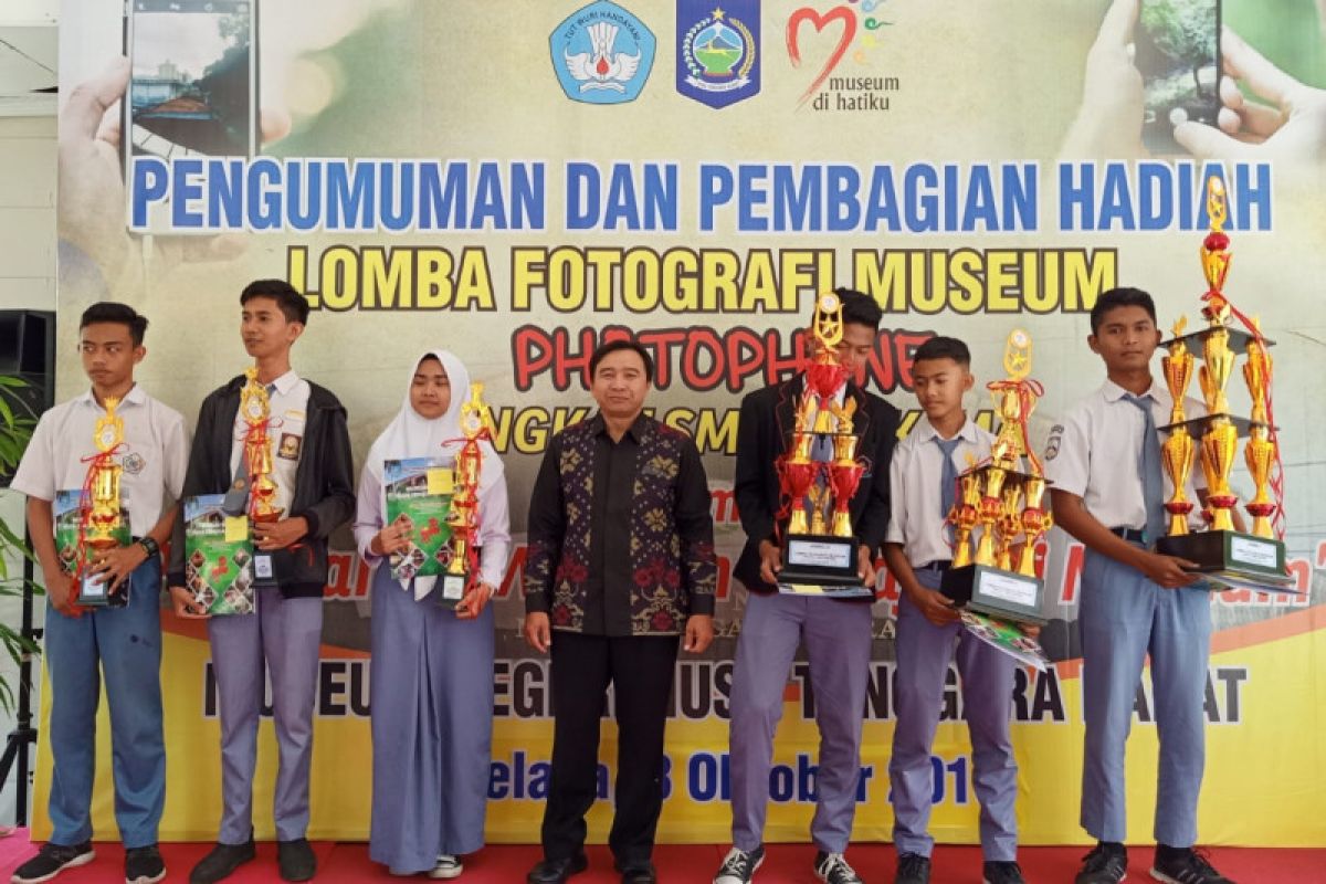 Ini nama pemenang lomba "photophone" Museum Negeri NTB