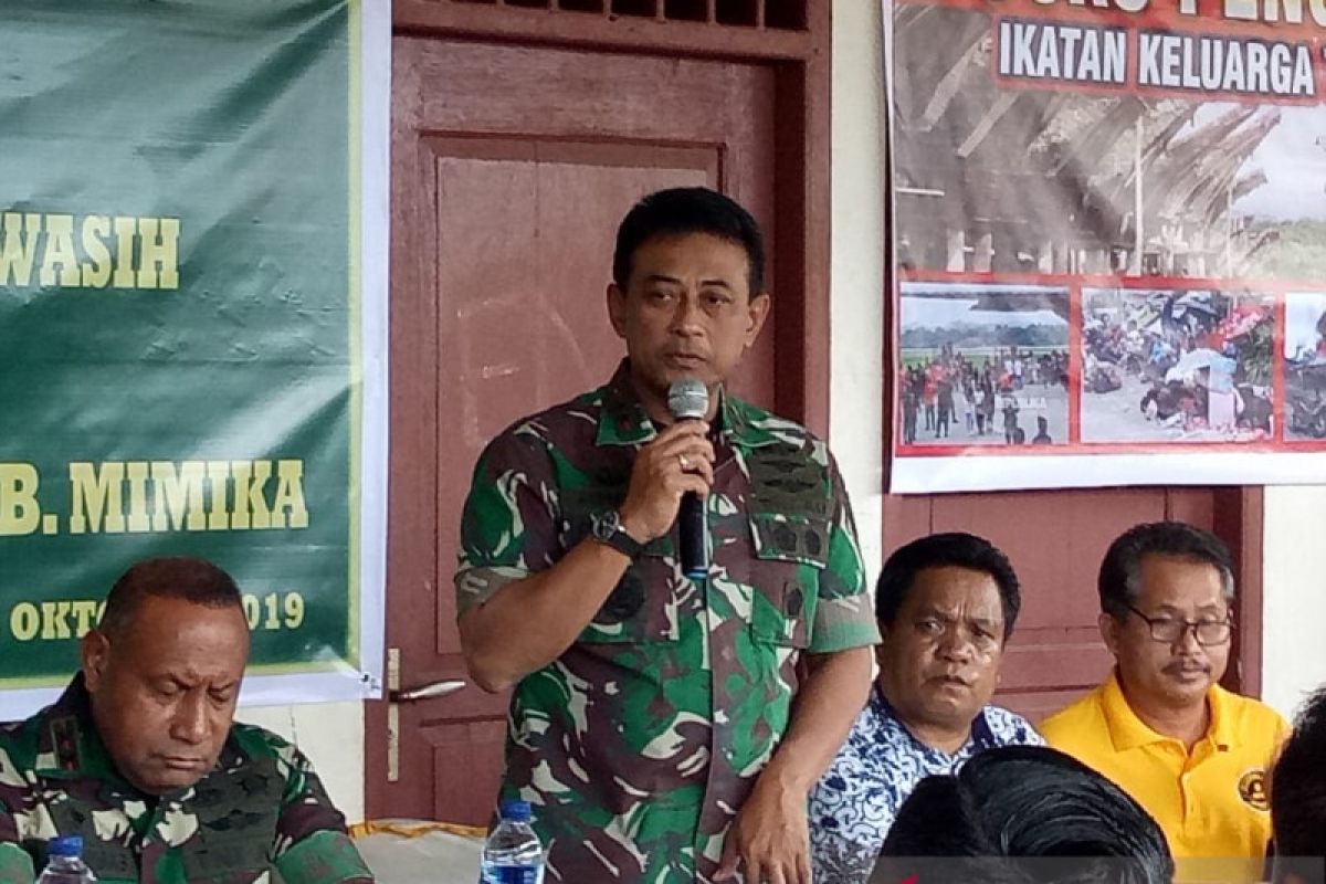 TNI AU minta pengungsi Wamena sabar menunggu jadwal penerbangan hercules