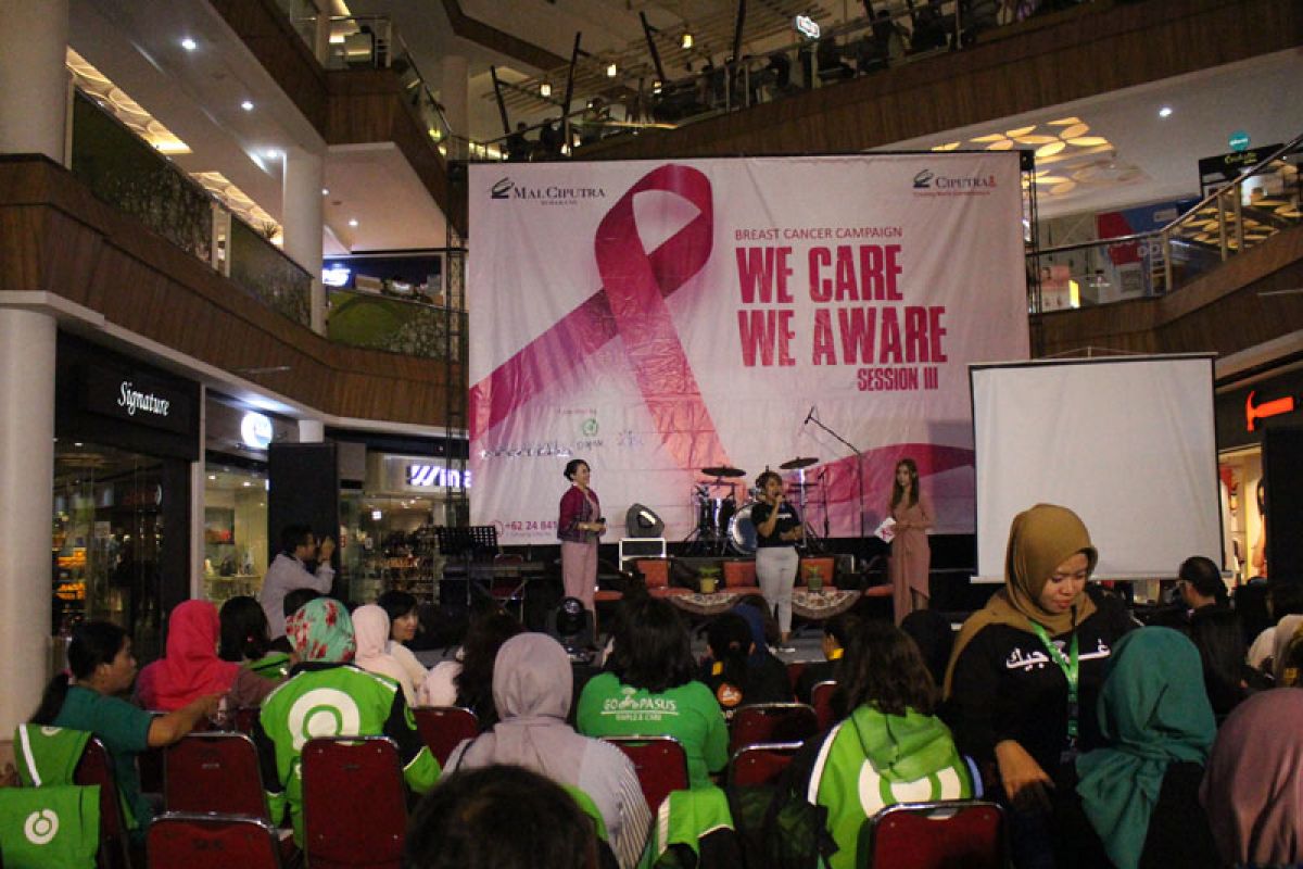 Srikandi Gojek dapat pemeriksaan kanker payudara gratis