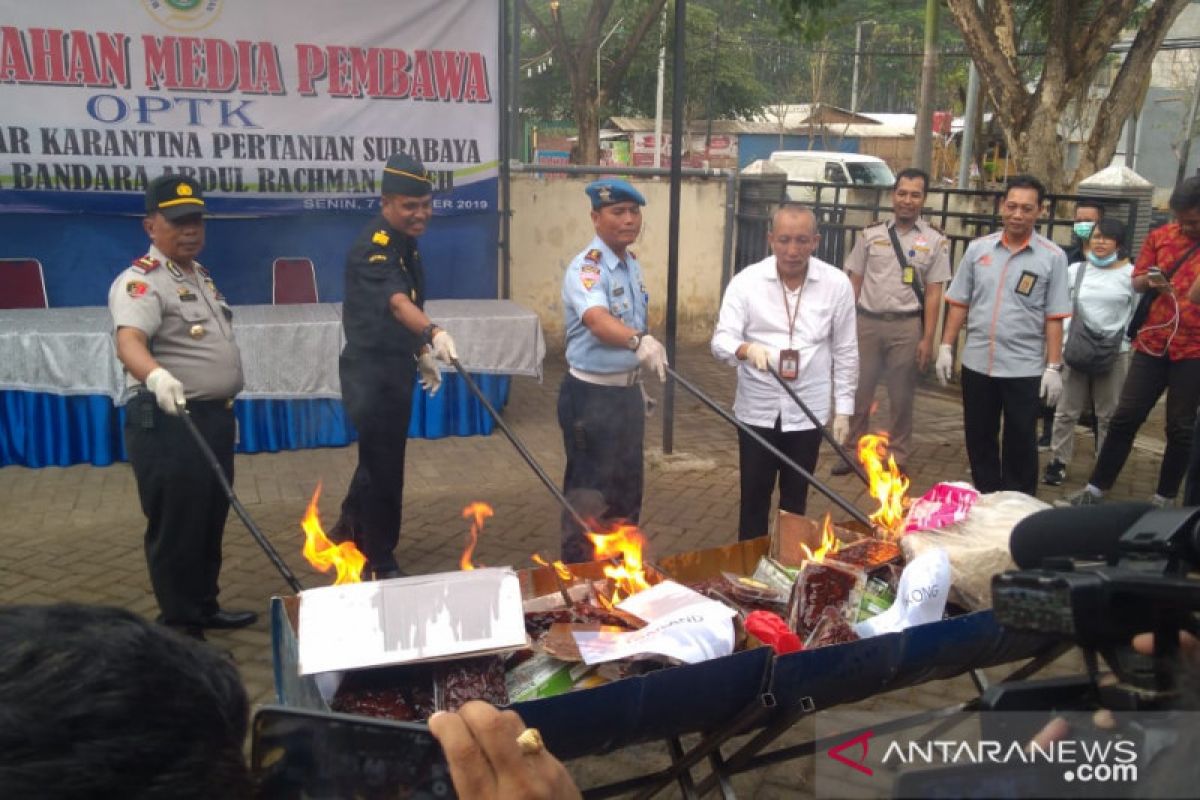 83 komoditas pertanian ilegal dari sembilan negara dimusnahkan