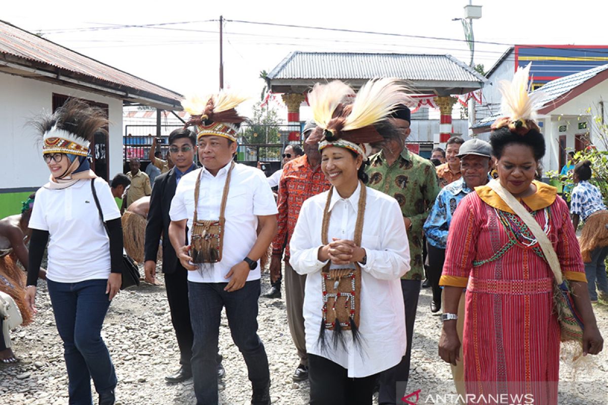 Menteri Rini luncurkan IndiHome Digital Learning di Papua