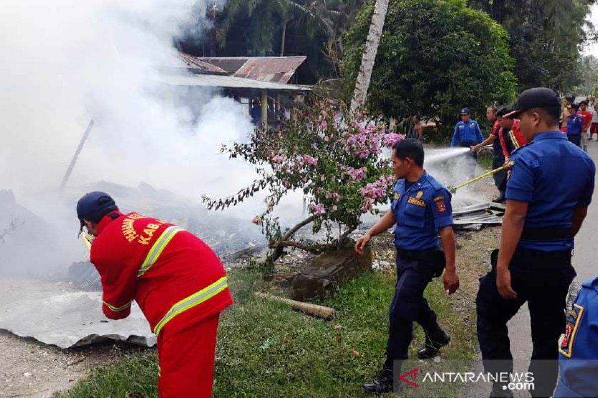 Kebakaran di Agam, satu rumah dan sepeda motor hangus terbakar