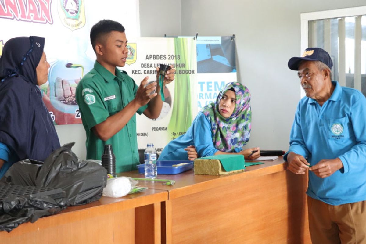 Mahasiswa Polbangtan Bogor kenalkan hidroponik ke petani