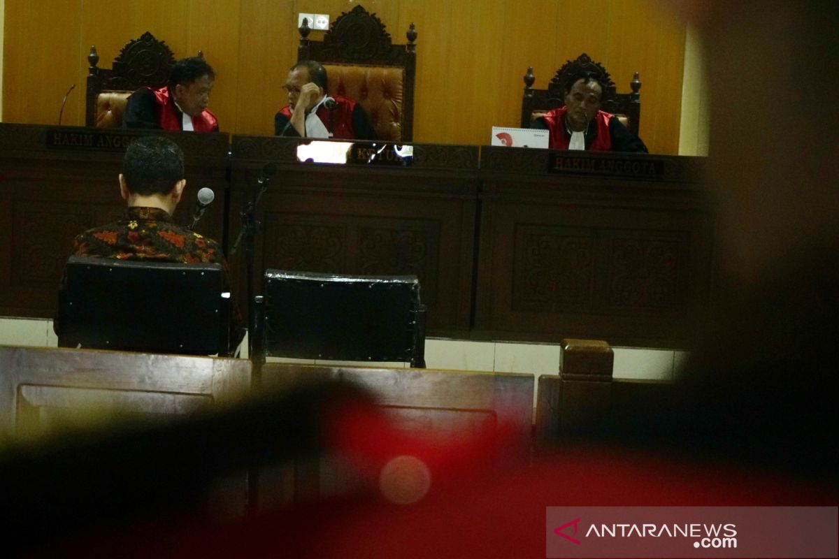 Kurniadie penerima suap Rp1,2 miliar menjalani sidang perdana