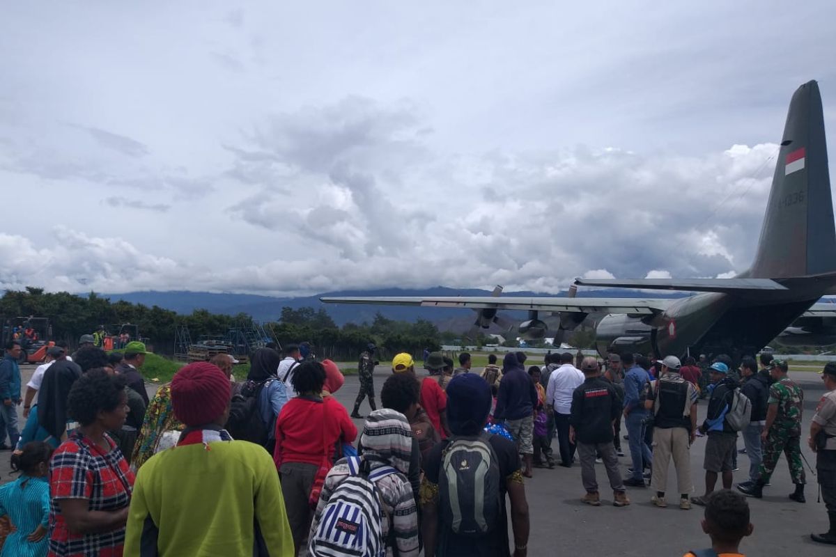 Forkopimda Jayawijaya sambut 87 pengungsi kerusuhan Wamena yang kembali